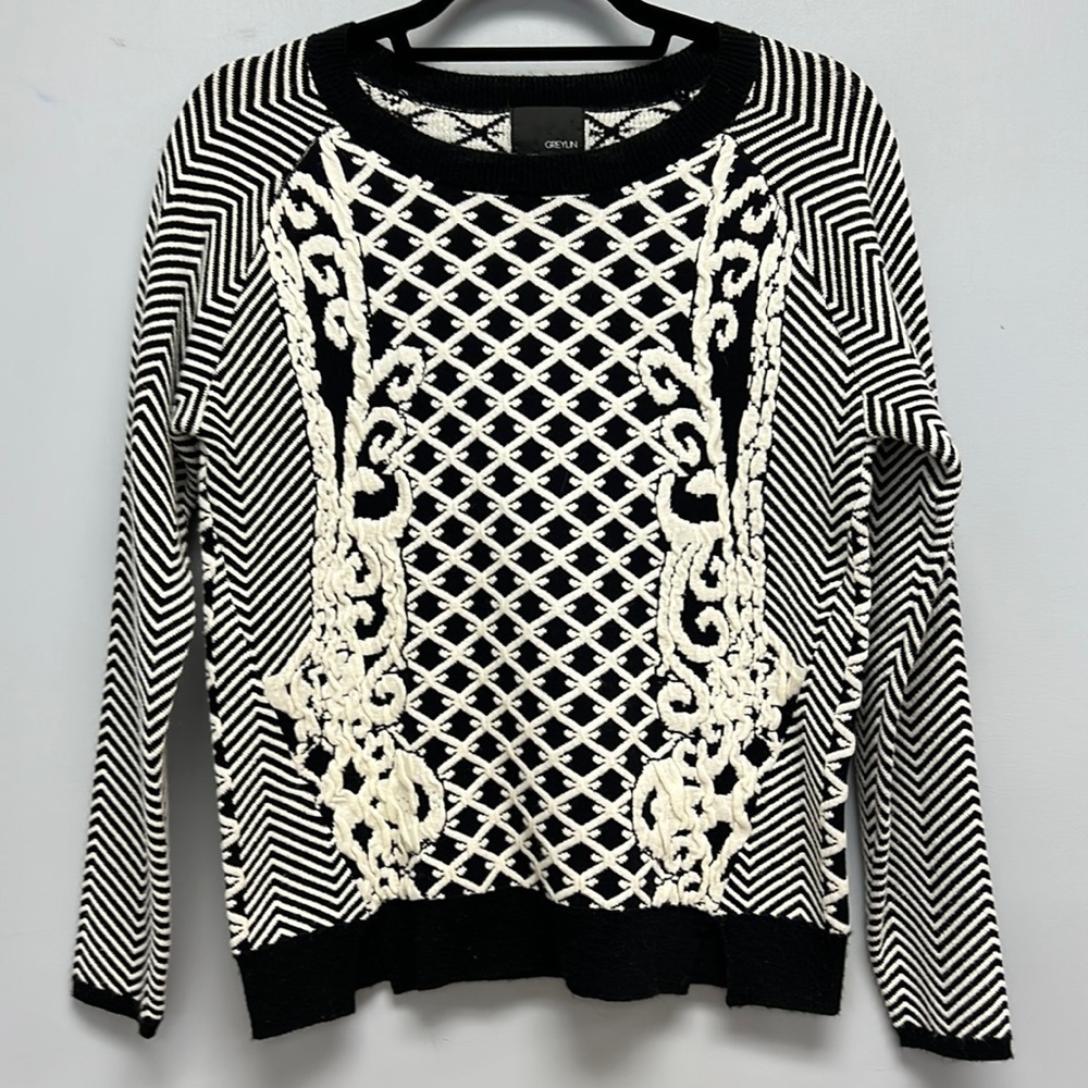 GREYLIN “Graphic Blocked” Black & Ivory Textured Sweater (Size Small)